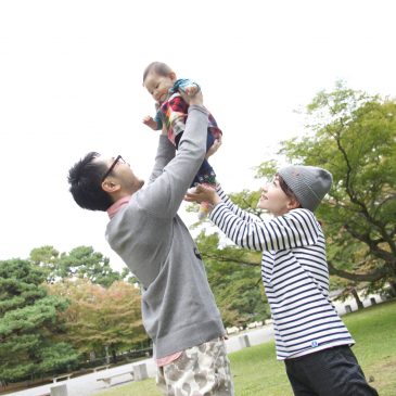 Family photo session in Kyoto imperial palace garden